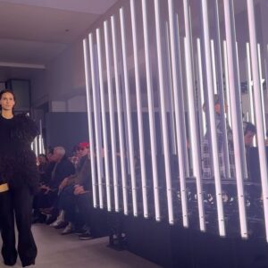 Kozue Akimoto Instagram - 💙sacai💙
#pfw #sacai