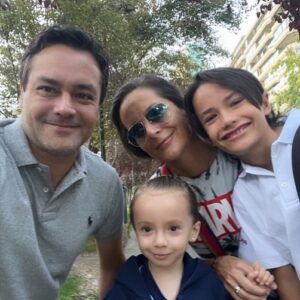 Krishna de Caso Instagram - Nuevos desafíos, nuevas aventuras, nuevos aprendizajes, Bienvenido Año Escolar 2023 💚😍🌟 #primerdiadeclases #vamosquesepuede #contodosinopaqué