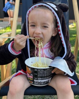 Krishna de Caso Instagram - Hace 6 años vi nacer a mi niña hermosa, que es tan luminosa como el sol y tan bella como la flor más linda. Sus risas, sus besos, su alegria, su amor han llenado mi corazón de amor desde ese día y soy la mujer más afortunada del mundo de ser su mamá. #felizcumpleaños #miniñaamada #feliz6años #graciasgraciasgracias