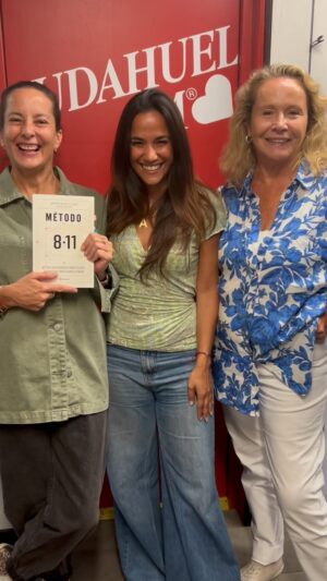 Krishna de Caso Instagram - ¡Atención! Ya comienza “Los Caminos de la Vida” junto a @krishnadecaso y @elidecaso ❤️ Hoy estaremos junto a la autora del libro “Método 8/11”, @andreamequeson 📖 y tenemos CONCURSOOO!!! 

Para participar, debes escuchar el programa hasta las 19 hrs, comentarnos cuál de los 8 poderes de los que hablamos quieres trabajar para tu crecimiento personal, y listo! Ya estarás participando 😍❤️

#RadioPudahuel #LaRadioDeChile #Concurso
