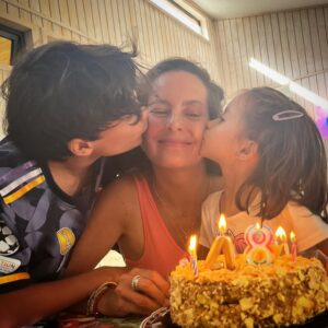 Krishna de Caso Instagram - Felicidad infinita 💛💖💚 #graciasgraciasgracias