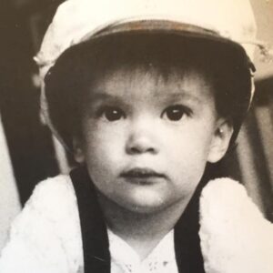 Krishna de Caso Instagram - Hoy en mi cumple me celebro, me abrazo y me agradezco por cada momento vivido, por todas las batallas ganadas y los miedos superados. Y principalmente por las risas y las locuras que me han acompañado y han llenado mi vida de historias inolvidables. Infinitas gracias a todos los que estuvieron y a los que siguen junto a mi, vamos por mas !!! #felizcumoleparami #felizcumpleaños