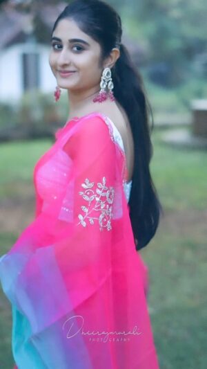 Krishnapriya K Nair Instagram - 🌈🌈🌈

Saree : @elegant_fashion_way 

#reels #reelsinstagram #viralvideos #trendingreels