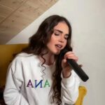 Kristal Shine Instagram - Rihanna Stay - cove ✨ #stay #rihannastay #cover #singing🎤