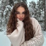 Kristal Shine Instagram - It’s the Most Wonderful Time of the Year❄️🌨️