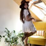 Kristal Shine Instagram - Ktorý outfit sa vám páči najviac? Inak všetko je z About you kde teraz mám aj kód SHINE15 pre -15% Biele šatičky: HOLLISTER Ružové : Florence by mills Topánky: Bershka