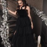 Kristal Shine Instagram - Prajem vám všetkým šťastné a veselé Vianoce! Kopec lásky a príjemne strávené sviatky s rodinou❤️🎄 Ďakujem za prenádherné fotky @kaja_lauferova_photo Šatičky @kristiannaofficial a štúdio @kristiannaphotostudio_prague