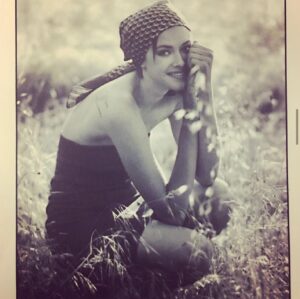 Kristanna Loken Instagram - Enjoy this #flashbackfriday from my brief stint as a shorthaired brunette. Photographer Brad Bowman 

#flashback #throwbackthursday #model #photooftheday #photography
