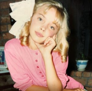 Kristanna Loken Instagram - A #throwback to my younger years ❤️

This is me around 9 or 10, hanging out at home on the farm at the meat block countertop!

Do you have a favorite childhood memory? Tell me in the comments ⬇️

#memories #love #photooftheday #oldschool #family