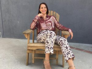 Kristen Gutoskie Instagram - If only I could wear this look every Monday. Flashing back to my @ktla5news appearance wearing these beautiful @ullajohnson pants and @adrianaiglesias_official top🍒