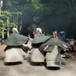 Kristen Gutoskie Instagram - We really embraced our superhero capes while shooting the season finale of @handmaidsonhulu. 
Ep 13 streaming now on @hulu
💪🏼❤️💪🏼
@madbrew @amandabrugel @elisabethmossofficial @therealkatemoyer #sugenjasri
#resistance #themarthanetwork #thehandmaidstale
#mayday #muffinsmeanyes