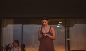 Kristen Gutoskie Instagram - Look up from that phone for just a moment, before it passes you by.
.📸 @ibrahimmnada