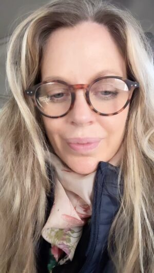 Kristin Bauer Instagram - @oncotect is a home kit to detect cancer in dogs. I’ll keep you posted on how you do it! #earlydetection #dogs #cancer