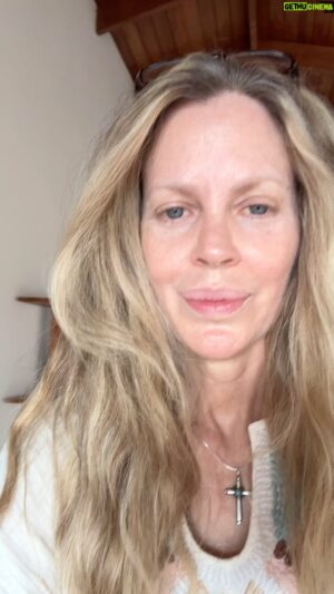 Kristin Bauer Instagram - #costarica #yoga #yoganidra #yoganidrameditation