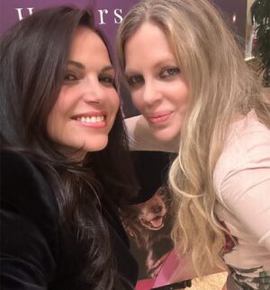 Kristin Bauer Instagram - Such an easy speech to give - to honor @lanaparrilla with a #waggyawards 🥇💓

Of course I cried through half of it as I adore Lana and all who knew sweet Lola feel for Lana’s loss. Swipe through and you’ll see I knew Lola intimately. 💋 👅😍.
What I also love about that sequence of photos is it shows how fun Lana is! She knew that 👅 was comin my way and sat back taking play by play shots! 🤣😂🤣 I f^*ing dig that about Lana. She loves to laugh and so do I! So much love all around!! I’m So grateful for knowing a lady with such a huge heart! ♥️ 

#repost @lanaparrilla 
Never too late… ❤️

A big thank you to my girl @kristinbauer for presenting my Honouree Award at the @thetailwaggersfoundation #waggyawards I love you sister friend 💋🥰🐶🙏🏽 

And to my Angel Lola 🕯️ I miss you more than words can express… #truelove