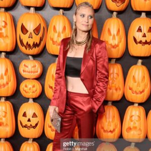 Kristina Klebe Instagram - #H45 is happening tomorrow and Sunday in Pasadena … and I sadly cannot be there. BECAUSE I got my IA from @sagaftra and am going into production on my directorial feature debut in less than a month! Say Whaaaaat?! If you will miss me in Pasadena, please go to our #indiegogo page as I am offering personalized autographs for less than at conventions PLUS you’ll be helping me get my movie through post production! If you can’t donate, please post with a link to our indiegogo! Thank you!! #supportfemaleartists #supportfemaledirectors #horror #horrorfans #halloweentime #TOTALLY #actordirector #turningintoapumpkinatmidnight