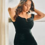 Kristina Patel Instagram - Eternal Twilight 💫 . . 📸- @kapilcharaniya Mua - @ar_111ash Outfit - @falakwomenswear . . . #explore #kristinapatel #fashion #fashionblogger #fashionnova #influencer #fashioninfluencer #fashiongram