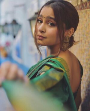 Kristina Patel Instagram - Samay samjayega 😊
.
.
.
#kristina #time #cute #ootd #fashion #trendingsongs #trend