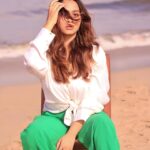 Kristina Patel Instagram - “Go with the flow.”💚 . . Outfit : @neofaaofficial ♥️ Pc : @vishalkalra_ Ec : @wasey_rock69 . . #kristinapatel #explore #beach #love #instalike #instamood
