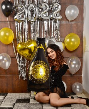 Kristina Patel Instagram - Happy New Year! May 2022 be an extraordinary one May the New Year bring you happiness, peace, and prosperity hope all your dreams come true in 2022 .. 🥳🥳
.
.
.
#explore #celebration #cute #party #newyear #happynewyear