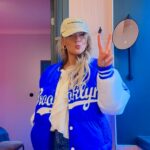 Kristina Petrushina Instagram - I betalt samarbete med @nivea 💙 Är så stolt över att vara ambassadör för NIVEA 🥹🫶 Därför vill jag ta tillfället i akt att upplysa er alla om att använda SPF (solskydd!!!) nu när våren smyger sig på. Men även sommaren! Vintern! Hösten! SPF i ansiktet är ett måste året om!☝🏼Duh! Även om man inte kan tro att man behöver det när man bor i Sverige - ack så fel man kan ha! Jag själv använder NIVEA SUN Sensitive SPF 50. Såja!!! Ut med er nu och njut av en bulle eller två!    Puss och kram er sol-mamma 🫡☀️