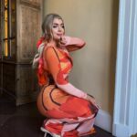 Kristina Petrushina Instagram – Igår klädde jag ut mig till vårdagsjämning! 

 🌻🌼🌻🌼🌻

@myemilsson @paulinatorbjornsen 🌺