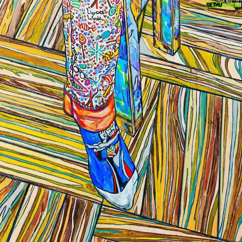 Kristy Cha Ray Chu Instagram - 無需執著於追求絕對與協調，無意間流露出的不完美，一樣值得綻放 渺小也能成就它自己 #畫畫教我的事 Maxx（局部） 壓克力顏料、炭筆、畫布 180cmx120cm 2024