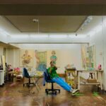Kristy Cha Ray Chu Instagram – 此時此刻

正在進行的畫作，桌上的顏料、等待上場的畫筆、不同作品的局部、工作室的一角

#我今天是藍綠色