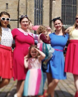 Kristýna Leichtová Instagram - Slavnosti svobody ve znamení rodiny a pohody!
Těším se na příští rok! Tohle je prostě tak krásná akce! V ulicích je cítit energie vděčnosti, vzpomínek, zvědavosti, úcty 🇺🇸🇨🇿! Pak teda i vůně párků, langošů a piva 😃.
#slavnostisvobodyplzen #oslavyosvobozeni #plzen