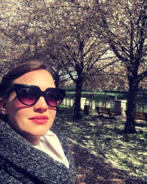 Kristýna Leichtová Instagram - Ach jo 😔. Já chci bejt šťastná! A svobodná ve svém rozhodnutí a práci. A nedaří se mi to. Sakra už rok se mi to nedaří!!! Vím že dělám správnou věc! Ve správnou chvíli a pro lidi kteří to chtějí a potřebují, ale padám hlouběji než sem si dokázala představit!
 #ukazpravdu
Ztrácím sílu nejen po pracovní stránce, ale i po rodinné a lidské. Už je to úmorný a je toho moc. Vzlyk 😔.
A to je pro dnešek vše.
Díky za přijmutí ❤️