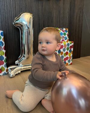 Kristýna Schicková Instagram - Liam’s first birthday 🥹1️⃣🥳 Děkujeme za vždy dokonalý dort @armins_cake_prague 🥰🎂
