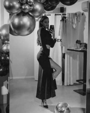 Kristýna Schicková Instagram - Před několika dny jsme měli s @lindexofficial nádhernou vánoční párty 🪩🎊 k představení nové HOLIDAY kolekce Holly & Whyte 🎄 Ve videu najdete pár dokonalých outfitů na nějakou vaši vánoční párty nebo ke štědrovečerní večeři 😇🥳❤️ #lindexofficial #holly&whyte PS do 10.12 probíhají 25% slevy na vše pro členy #lindex klubu 💝