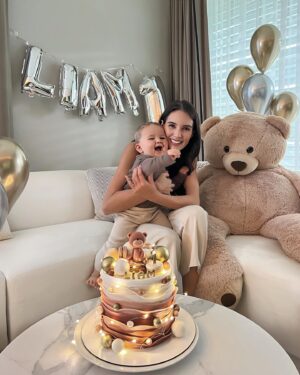 Kristýna Schicková Instagram - Liam’s first birthday 🥹1️⃣🥳 Děkujeme za vždy dokonalý dort @armins_cake_prague 🥰🎂