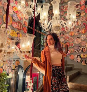 Kritika Avasthi Instagram - A Bhukkad at Nukkad 😂🌮🌯🍔🥘🥙🍛🍜🍟
Tell me which one is your favourite picture and WHY ? 
Step into this aesthetically crafted cafe where every nook and cranny screams “Instagram magic” with its vintage allure. 📸✨ Location @nukkadcafe 😍
#nukkad #bhukkad #foodie #foodstagram #cafe #delhi #coolcafe #café #foodies #foodlover