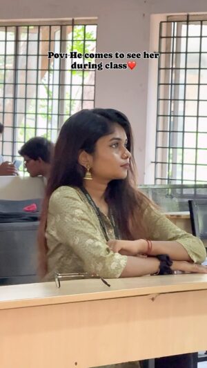Kriti vamshini Instagram - When he comes to see her❤️‍🔥
Vc: @__.costa.pvt.__ 🤏🏻

#instagood #instadaily #instamood #instalike #insta #moonubgm #moonu #dhanush #shruthihassan #tamil