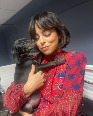 Krysta Rodriguez Instagram - Thanks @theojinika at @pix11news and @sara_gore at @newyorklivetv for letting me chat @intothewoodsbroadway. And to @animalleague for letting me hold this lover. Lastly, thank you to the random man who offered to take my picture in Times Square and airdrop it to me. I ❤️NY 

As always, my dream team @sarahslutsky for the clothes, @katnejatbeauty for the face and @jessiegreenbody for the legs