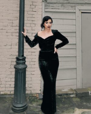 Krysta Rodriguez Instagram - This Cinderella went Bad for the night 🖤. Absolutely loved slinking down the carpet in this vintage @dior from @shrimptoncouture. An absolute dream!

💄: @katnejatbeauty 
💇🏻‍♀️: @hairbymalaboo 
👡: @manoloblahnik 
💎: @vraiofficial 
Styling and 📸: @sarahslutsky 
Asst: @carlee___ and @miacstella with team @cianalaura @himanyasingh__ @maggiejankuska @valeriaperezt @ellaxcheadle @jada.maraii