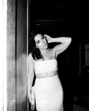 Krysta Rodriguez Instagram - Closing Bye Bye Birdie and then heading straight to the @rosewoodthecarlyle for the @thetonyawards bash was a whirlwind. Thank god for my team @sarahslutsky and @katnejatbeauty who whipped me into shape with hours notice. Watching friends achieve life long dreams never gets old and neither does our beautiful group of weirdos who get dressed up once a year to celebrate what we love 😍😘