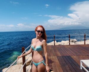 Ksenia Solo Instagram - 📍Sorrento @lacocumella