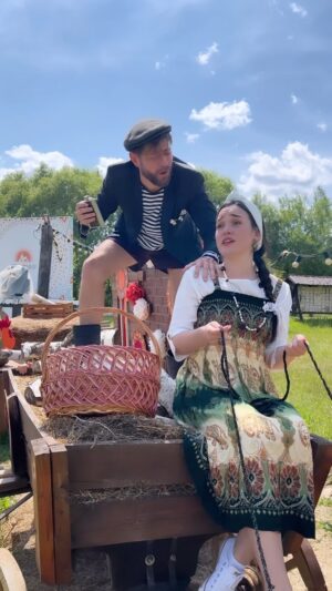 Kseniya Rudenko Instagram - Ехала домой, подобрала мужичка. Знаете из какого фильма песня?)
Режиссер @dmitriy_nashevse
#триодуётпардонмоёт
#творческаяпауза #музыкальныйбутерброд 
#однимдублем