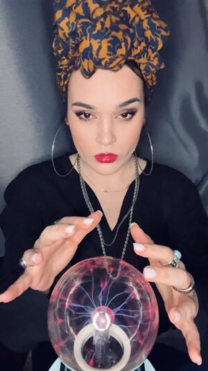 Kseniya Rudenko Instagram - Бери билет , мой хороший🔮 это не шутка