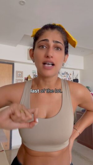 Kubbra Sait Instagram - 🪞ho ya ♥️ ho aakhir 🦷 jaata hai!

I’ll go look for an empty blue blue sky for now… 🤩

#KubbraCracksDadJokes #KubbraCracksBadJokes

#KubbraSait #Dead #Funny #Fun #humor #Happiness #Joy #Laugh #Love #India #PJs