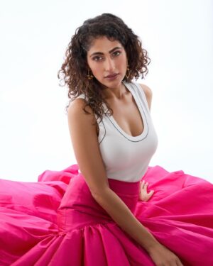 Kubbra Sait Instagram - Tried being a popsicle 🍭 for a day… I liked it a LOT 🎀💞👛🌷🌸🍬🩰🎟️💓

PS: Curves are Curving.

@maisontai 
Dressed by @who_wore_what_when 
Hair and Make Up was done on a Sunny ☀️ afternoon by Me!
@thefirstclik photographed the model. 

#Fashion #Sunny #Happiness #Joy #Sexy #Curves #Curls #CurlyHair #MakeUp #Fresh