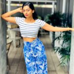 Kuhasini Gnanaseggaran Instagram - Nothing beats the feeling of sunshine on your skin and a crop top on your body 🔥❤️ . . Costume @zalyascloset . . . #croptop #trending #srilanka #travelphotography #onlineshopping #colombo #kuhasini #actress #fashion #summer #style