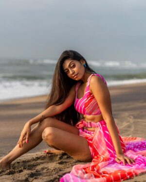 Kuhasini Gnanaseggaran Instagram - Beach ⛱️ and Pink 🩷 combo 
.
.
Costume @arudpa 
.
.
Makeover @helan_mua 
.
.
Photography @shotsbyharsha 
.
.
Location @icchennai 
.
.
#beachwear #beach #intercontinental #chennai #morning #sunrise #kuhasini #actress #portraitphotography