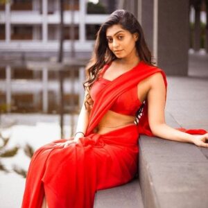 Kuhasini Gnanaseggaran Instagram - Seena Thana 💃🔥♥️
.
.
Makeover @helan_mua
.
.
.
Blouse stitched @arudpa 
.
.
Videography @madhumitha_photography 
.
.
Location courtesy @icchennai 
.
.
#seenathana #sareereels #dancereels #dancevideo #dance #reelsviral #reeldance #reelsinstagram #trendingaudio #trendingreels #trendingsongs #trendingvideos #instagramreels #reelsinstagram #kuhasini