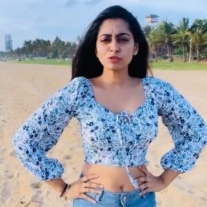 Kuhasini Gnanaseggaran Instagram - காதல் பிசாசை 💃😡❤️
.
.
.
.
Crop top @zalyascloset 
.
.
.
#kadhalpisase #alaipayuthey #travelreels #reelvideo #dancevideo #dance #reelsinstagram #reelsviral #beach #reelsforyou
