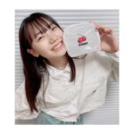 Kurumi Inagaki Instagram - . 本日、ニコラ7・8号の発売日です🍉 . 夏のファッションやビューティー、夏のお出かけなど、内容が盛りだくさんっです😊🫧 . . ふろくは🍒KIRSH🍒のクリアポーチ。 半透明がかわいい夏らしい涼しげなポーチ🩷 . ぜひ、ゲットしてください✨ . . そのまかわいいー🥰 . . . #ニコラ #nicola #ニコモ #ニコラ7_8月号 #kirsh#ニコラふろく #稲垣来泉