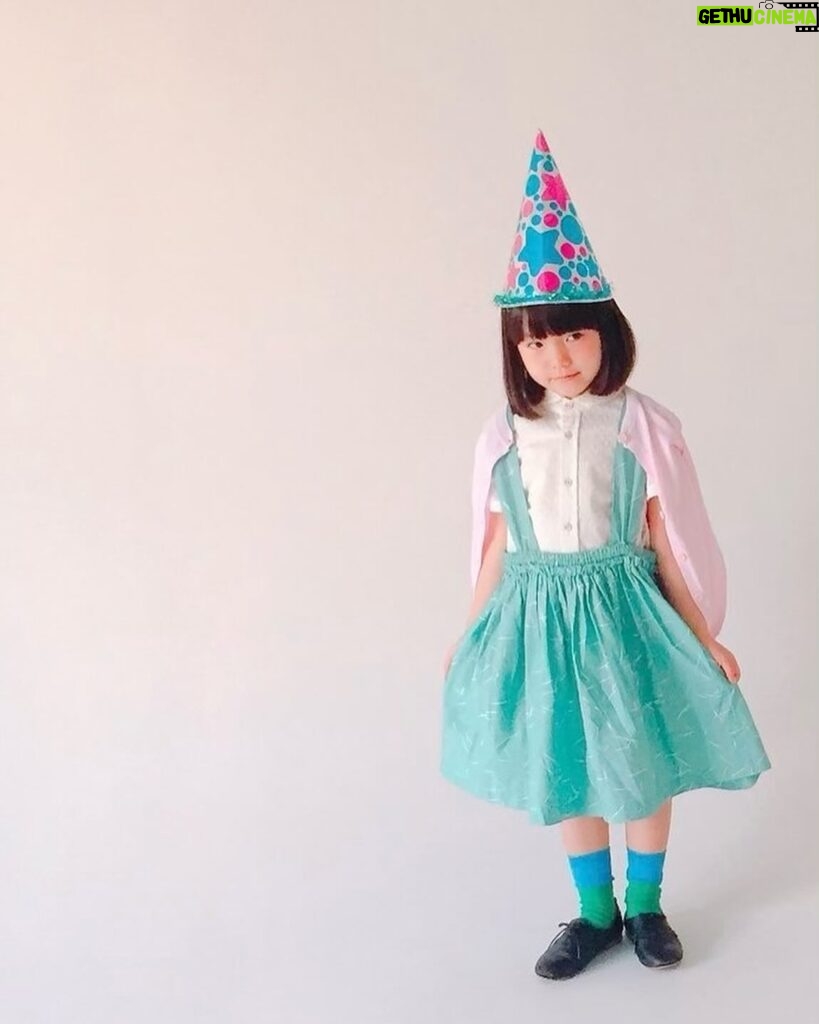 Kurumi Inagaki Instagram - . 🎏子供の日🎏 . . 小さい時の私😊 . . . #5月5日 #子供の日 . . GWみなさんは、どうお過ごしですか？ お天気がよくて気持ちがいいでですね✨ 水分補給は忘れないようにしています🥤🫧 . .