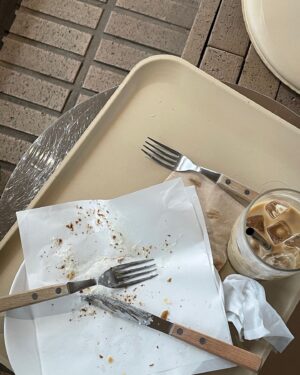 Kwon Ah-reum Instagram - 산책 했으니까 괜찮아 (?)🥖🍞🥯